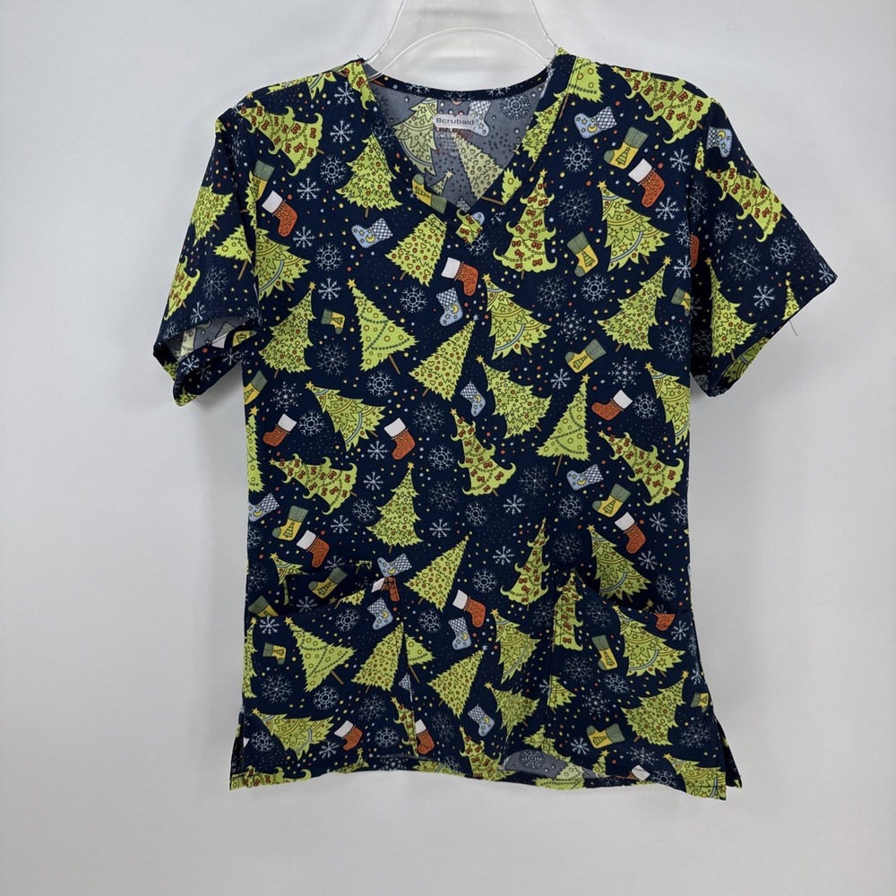 Scrubaid Holiday Christmas Tree Print Tapered Fit Scrub Top Size Medium